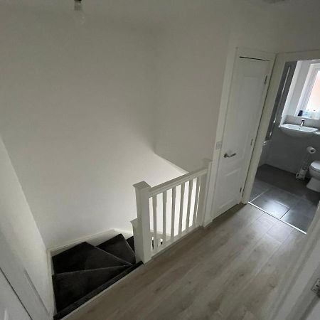 Modern Room With Huge Bed - Walk To City Centre! Mánchester Exterior foto